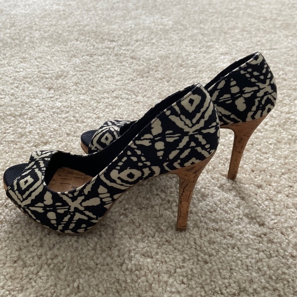 Christian Siriano Shoes - Christian Siriano Black and White Patterned Cork Heel Peep-Toe Pumps